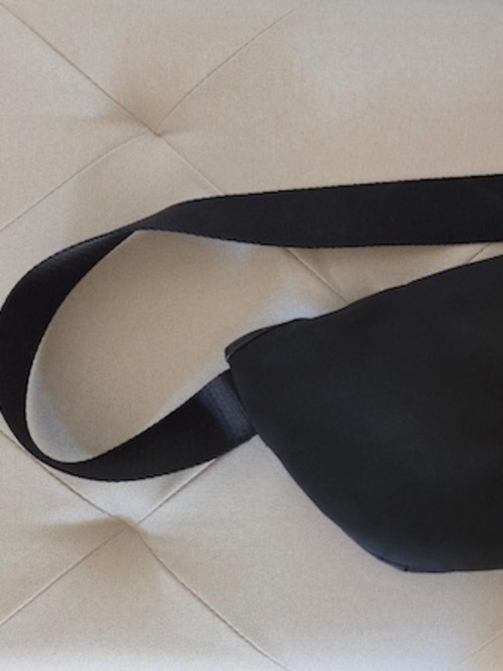 Karl Lagerfeld Nylon Fanny Pack/Belt Bag...Discontinued & Collectible! - Picture 6 of 7